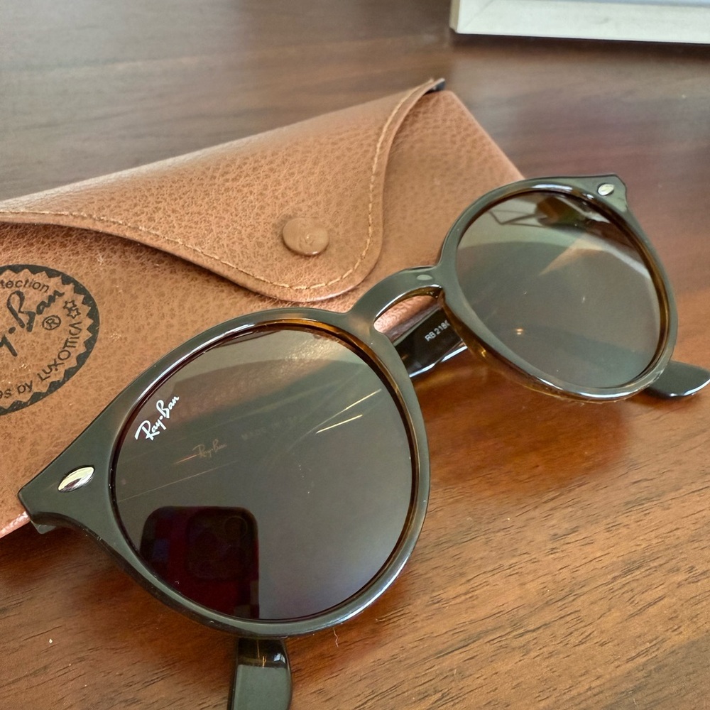 Ray-Ban RB2180